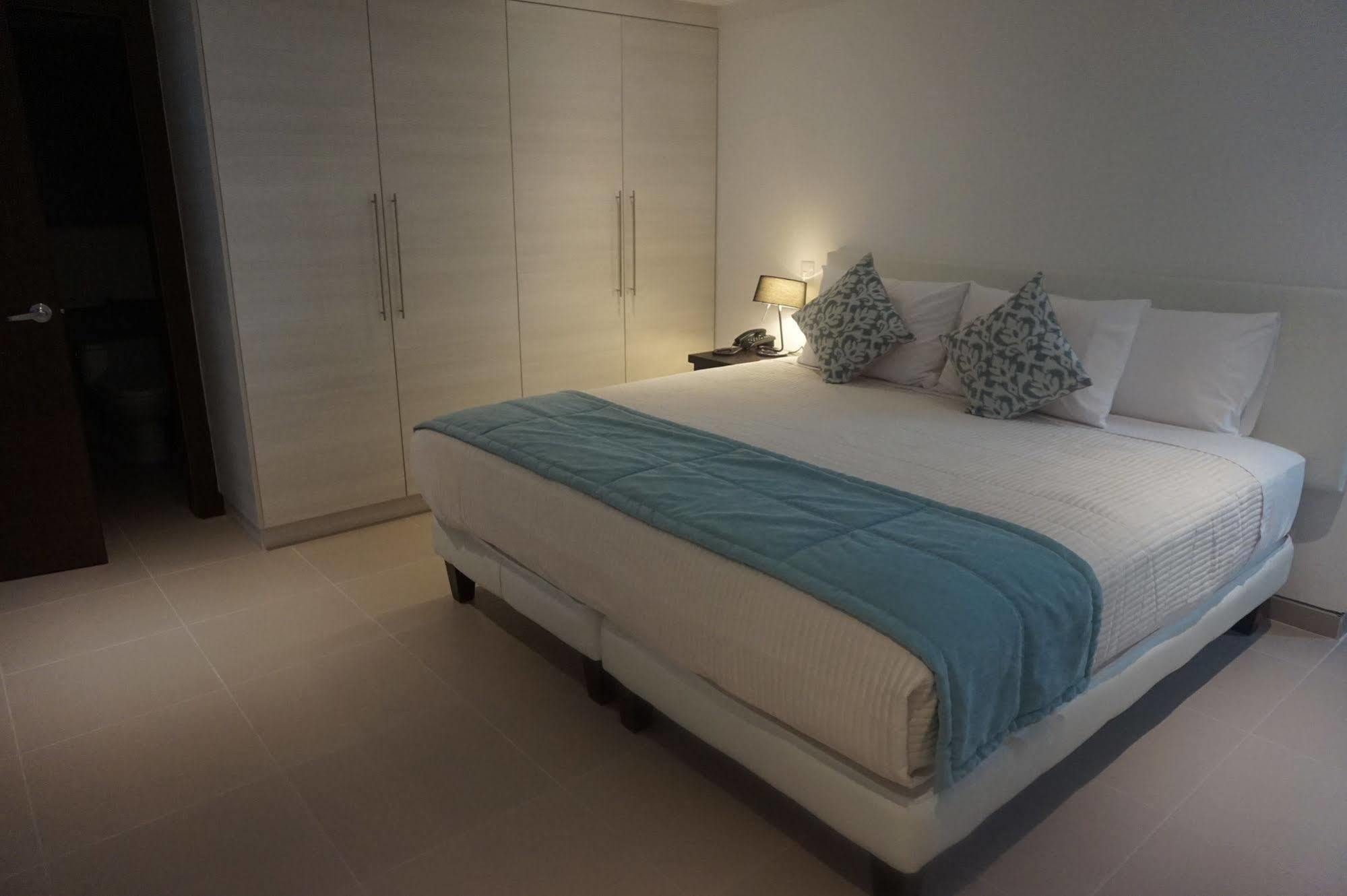 Hotel Poseidon Manta Kültér fotó